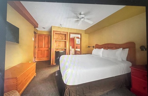 Blackcomb Resort | Cozy 2-bedroom resort with fitness room, WiFi in tranquil Whistler