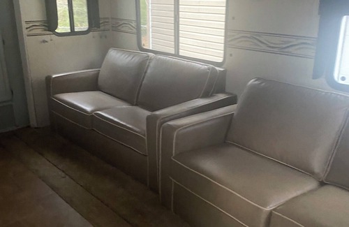 Stockbridge House | Cozy 2-bedroom RV in lovely Jonesboro with WiFi, AC