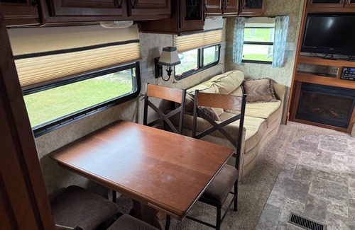 Nelson County House | Cozy 2-bedroom RV with AC, WiFi on the shore of Stump Lake/Devils Lake