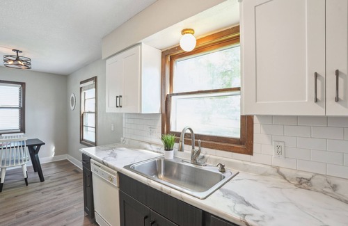 Clive House | Cozy 2-bedroom townhome in Clive