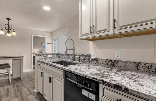 Fountain Hills Apartment | Cozy 2-BR apartment in charming Fountain Hills & gorgeous red mountains around