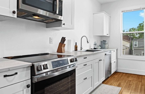 Shelby Park House | Cozy 2-Floor Home | Prime Location in Louisville!