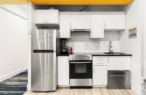 Downtown Montreal Apartment | Cozy 2 floors 2 bed Loft in AAA location Downtown Montreal