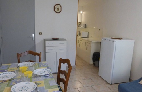 Saint-Hilaire-de-Riez Apartment | Cozy 2-Room Apartment Near Beach with Garden Terrace and Garage, Saint-Hilaire-de-Riez