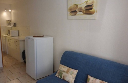 Saint-Hilaire-de-Riez Apartment | Cozy 2-Room Apartment Near Beach with Garden Terrace and Garage, Saint-Hilaire-de-Riez