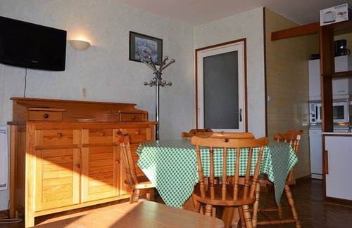 Bolquere Apartment | Cozy 2-Room Apartment for 6 with Terrace, Elevator, and Pet-Friendly in Bolquère