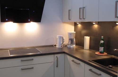 Fehmarn Apartment | Cozy 2 room apartment w. Balcony + sea view between marina and beach + WLAN