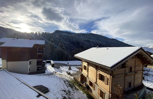 Saint-Jean-de-Sixt Apartment | Cozy 2-Room Apartment with Cabin, Garage & Balcony near Ski Resorts - Sleeps 6