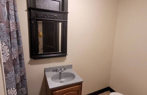 Gary Apartment | cozy, 2 room, studio efficiency apartment suite(A)