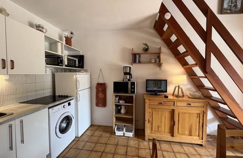 Saint-Cyprien Plage Villa | Cozy 2-Room Villa with Mezzanine, South-Facing Terrace, Close to Beach, Pool, Pets Welcome