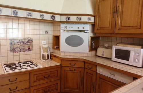 Beaufort Apartment | Cozy 2-Star Apt for 6 w/Mountain Views, Hiking & Ski Access