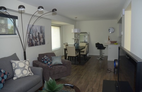Winnipeg Condo | Cozy 2 story condo short drive to downtown, and Osborne strip!