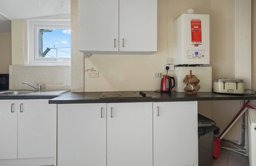Padiham House | Cozy 2B House w/Parking in Padiham, Burnley