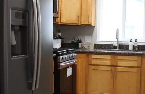 Burbank Apartment | Cozy 2b2b Home in Central San Jose