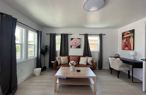 Burbank Apartment | Cozy 2b2b Home in Central San Jose