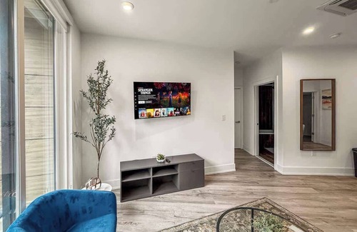 Olde Kensington Apartment | Cozy 2BD | Sleeps 6 | Northern Liberties