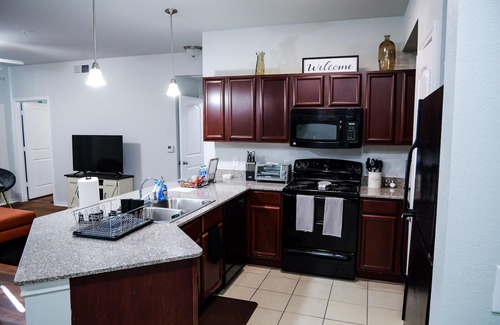 Oak Cliff Apartment | "Cozy" 2bdrm Apt near Kessler Park ~ Bishop Arts~ Downtown Dallas