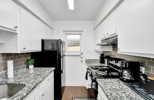 Houston House | Cozy 2bed Townhome Galleria Gem