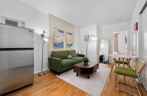 Central Park South Apartment | Cozy 2BR/1BA for 5! Near Central Park!