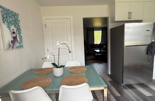 Calgary House | Cozy 2BR/1BA Townhome Near Downtown – Comfort & Convenience Await!