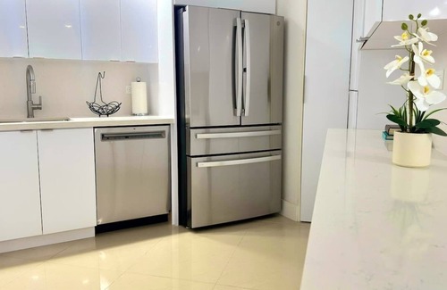 Brickell Condo | Cozy 2BR, 2B Apt, 4min to Brickell City Center