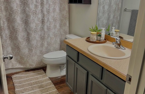 Bayshore - Klatt Condo | Cozy 2BR/2BA Condo in Anchorage Full Kitchen + Dishware Great Location!