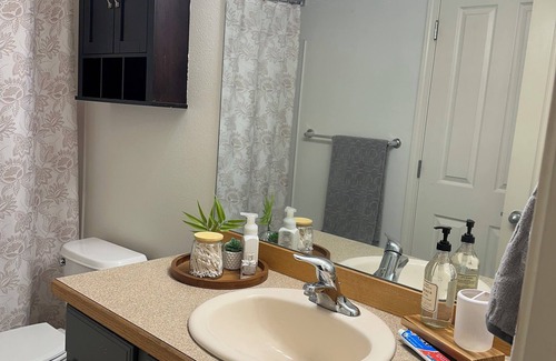 Bayshore - Klatt Condo | Cozy 2BR/2BA Condo in Anchorage Full Kitchen + Dishware Great Location!