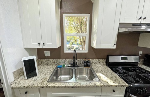 Florence-Graham House | Cozy 2BR/2BA Duplex Downtown LA