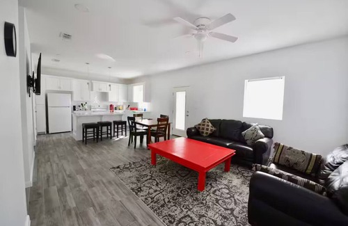 Mitte Cultural District House | Cozy 2BR/2BA Home Near Downtown