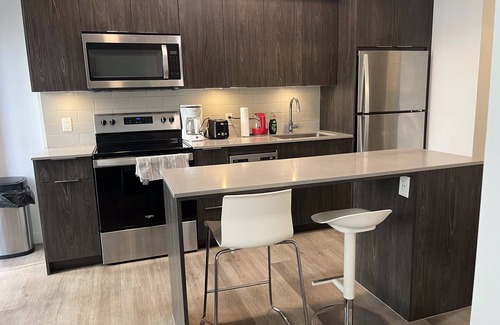 Bridgeland Apartment | Cozy 2BR+2Bathn 4-Min walk- Downtown Free parking!