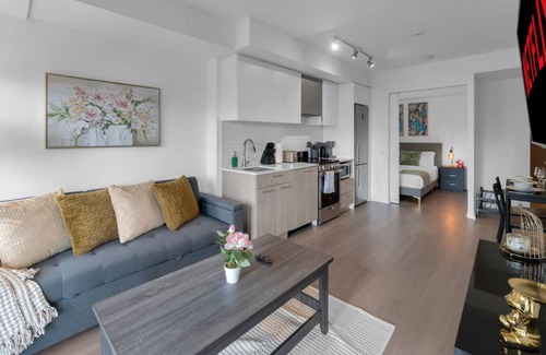Downtown Toronto Hotel | Cozy 2BR - 5 min to Eaton Centre - Dundas Sq