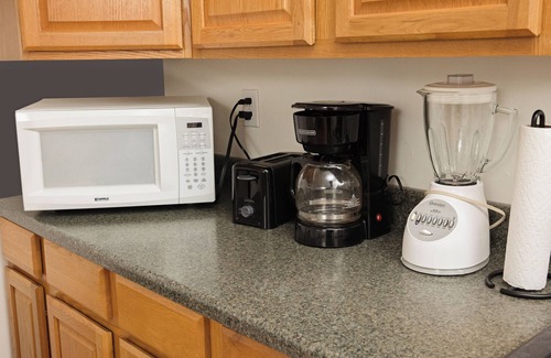 Fort Thomas Apartment | Cozy 2BR Apartment, 5-10 Min to Cincinnati!