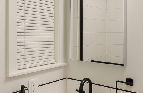 Chicago Apartment | Cozy 2BR Apt for a Seamless Stay