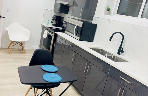 Southeast Edmonton Apartment | Cozy, 2BR apt., fully furnished!