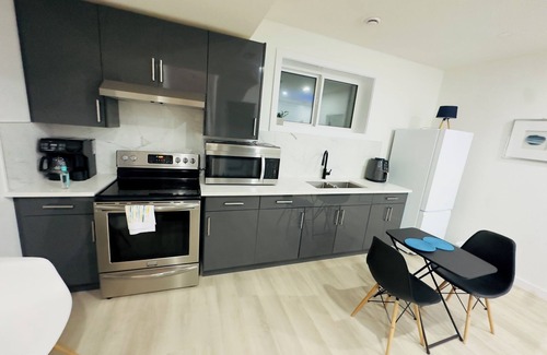 Southeast Edmonton Apartment | Cozy, 2BR apt., fully furnished!