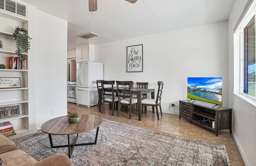 Governmental Mall Apartment | Cozy 2BR Apt, mins Hospitals + Free Parking + Wifi