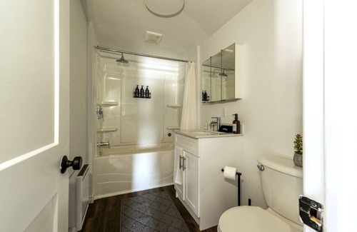 Sudbury Apartment | Cozy 2BR Apt near Downtown | Free Parking & Wi Fi