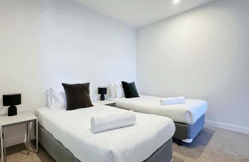 Melbourne Central Business District Apartment | Cozy 2BR Apt Steps from Southern Cross City Views