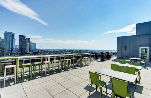 Little Burgundy Apartment | Cozy 2BR Apt with Patio and Prime Spot Near Metro
