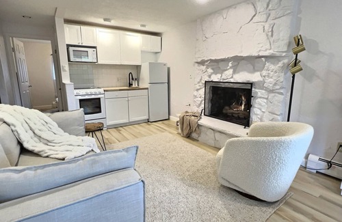Baldy Mountain House | Cozy 2BR Condo Escape - Fireplace, Near Downtown