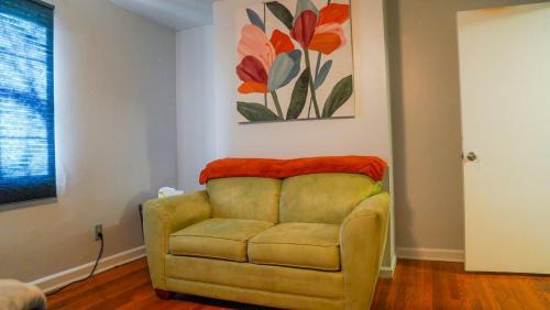 Near East Columbus House | Cozy 2BR Condo near Franklin Park and Downtown