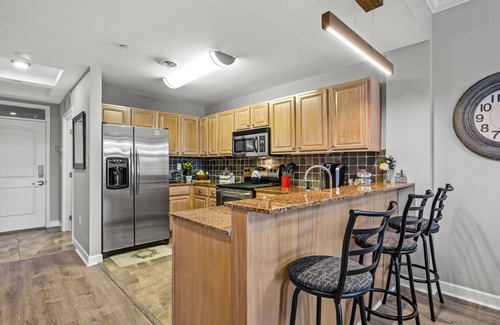 Sevierville Condo | * Cozy 2BR Condo! POOL +River View! +In TOWN! *