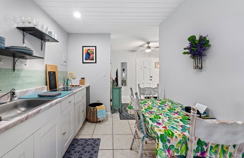 Southwest Cottage | Cozy 2BR Cottage in West Palm Beach!