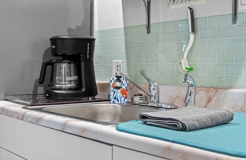 Southwest Cottage | Cozy 2BR Cottage in West Palm Beach!