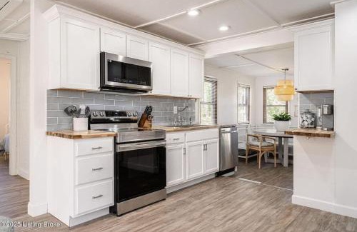 Clifton Heights House | Cozy 2BR Home Near Downtown w Backyard & Parking