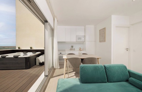 Sao Pedro Apartment | Cozy 2BR - Hot Tub - Sea View