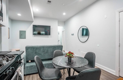 Garden Court Apartment | Cozy 2BR Loft 2nd Floor Retreat/The Loft@Cedar Park Philadelphia