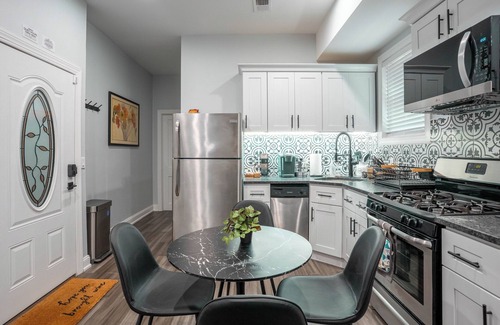 Garden Court Apartment | Cozy 2BR Loft 2nd Floor Retreat/The Loft@Cedar Park Philadelphia
