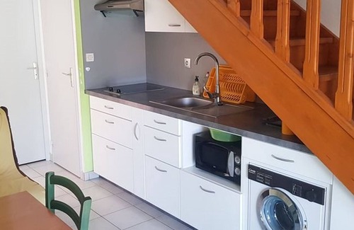 Valras-Plage Apartment | Cozy 2BR Mezzanine Pavilion with Pool, 250m from Beach, for 6 Guests