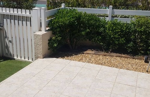 Valras-Plage Apartment | Cozy 2BR Mezzanine Pavilion with Pool, 250m from Beach, for 6 Guests